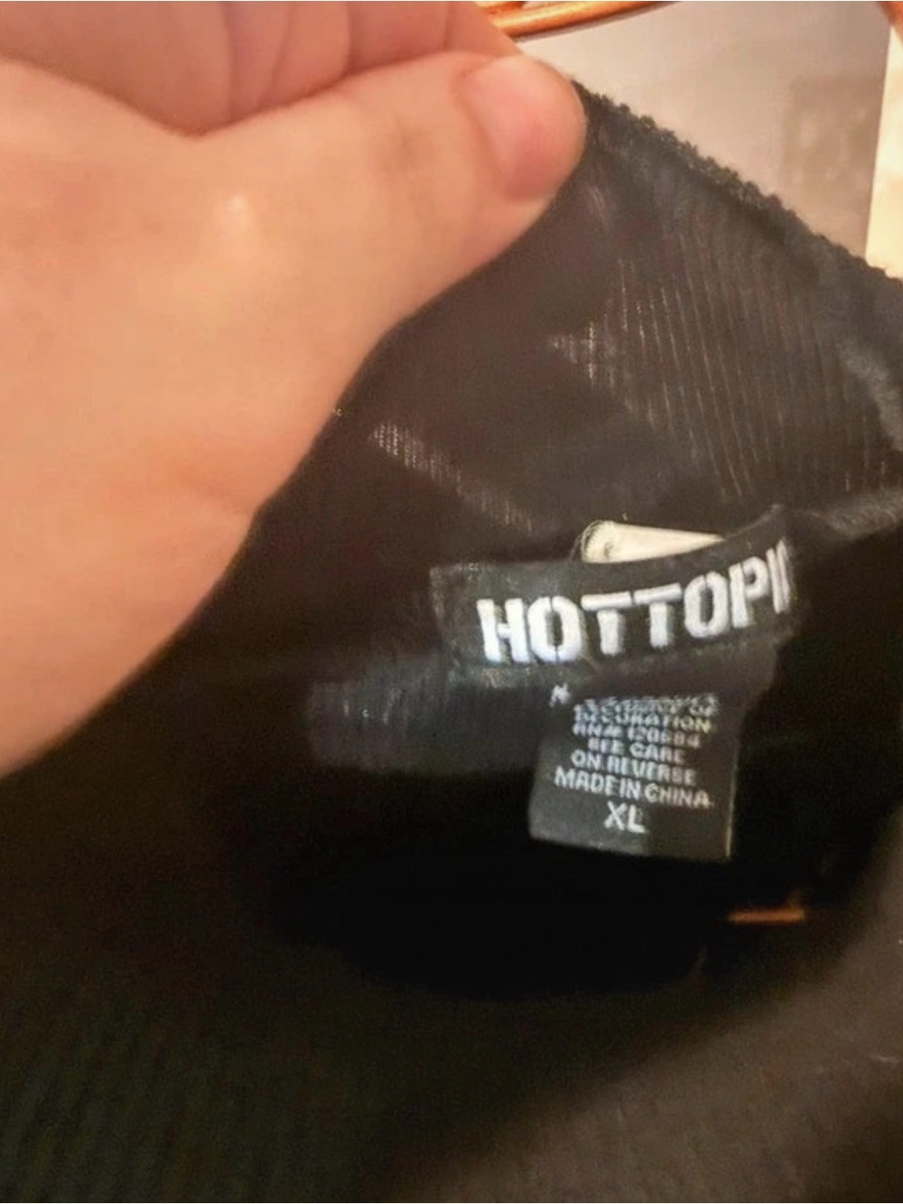 Hot Topic Moon Cutout Top - Picture 3 of 5